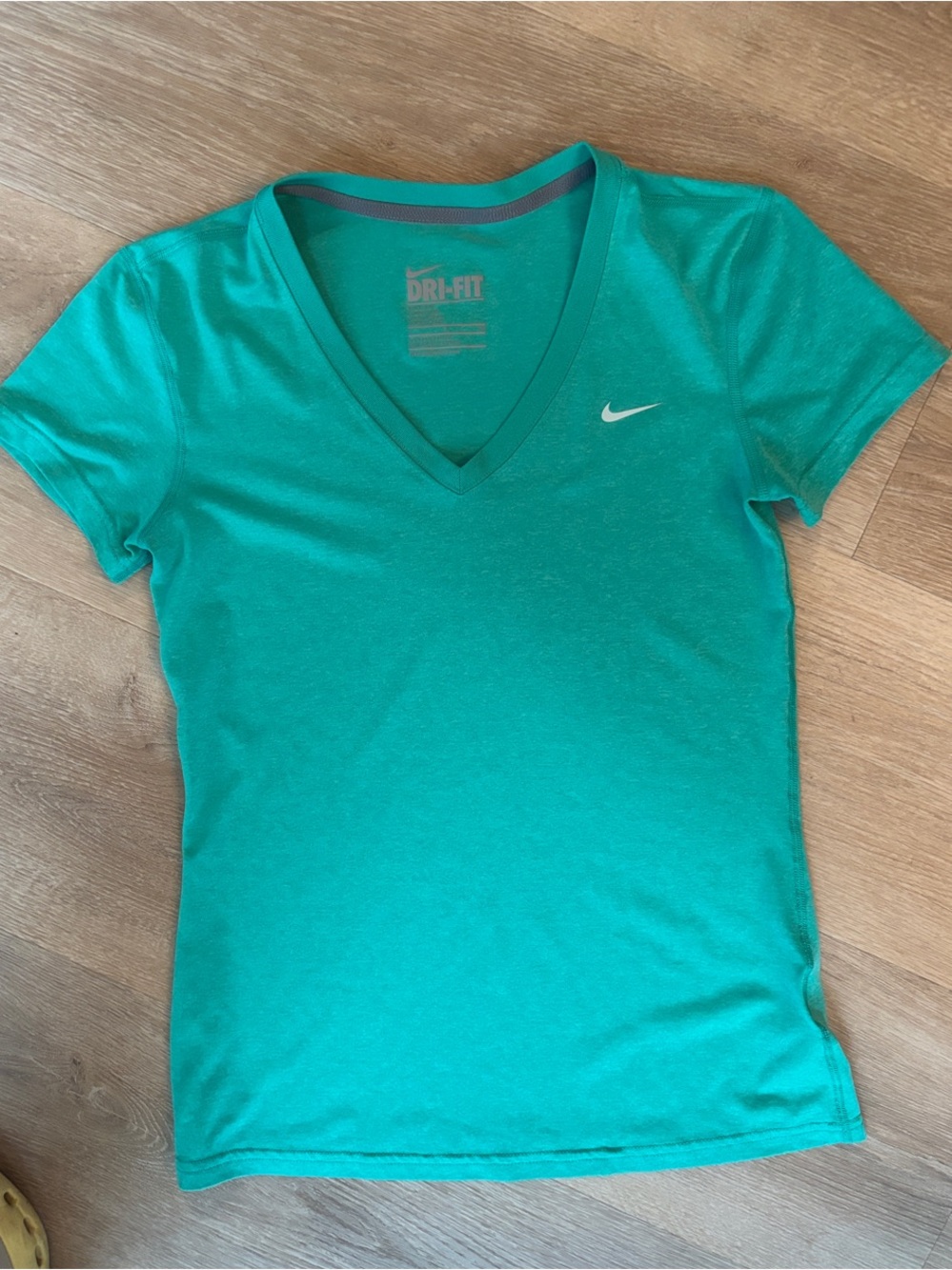 Nike Women's Teal V-Neck Short Sleeve Performance Tee